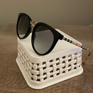 Burberry sunglasses
